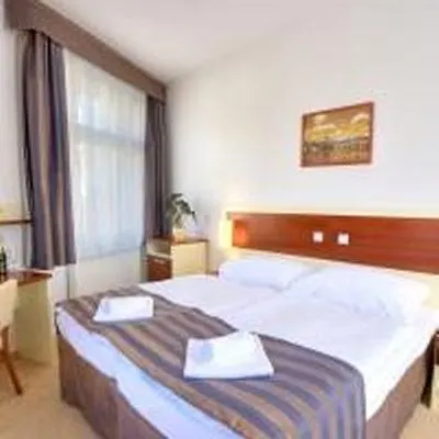 Gloria Hotel