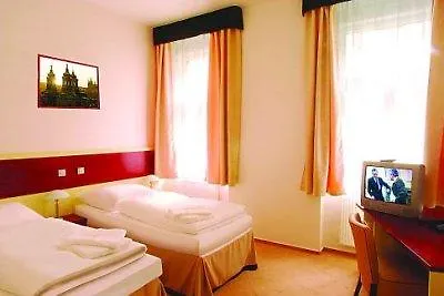 Gloria 4* Прага
