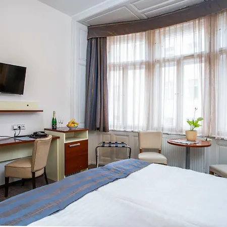 Gloria 4* Прага
