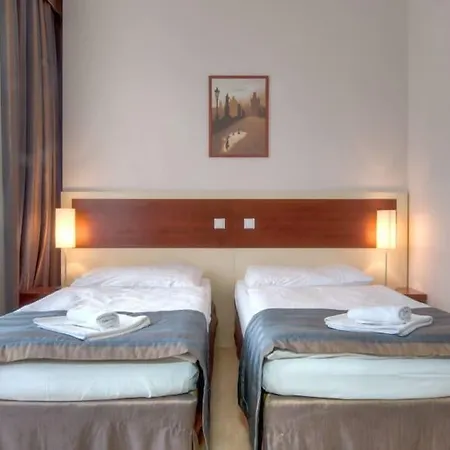 Hotel Gloria 4*