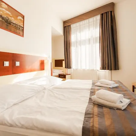 Gloria Hotel 4*