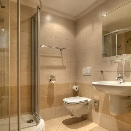 Hotel Gloria 4*