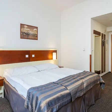 Gloria Hotell 4*